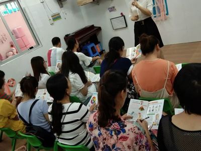 科学育儿，从心开始——XX社区家庭教育讲座精彩回顾